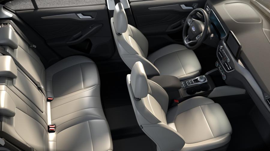 Интерьер Ford Focus Titanium Sedan 2018 года  (CN) (фото 3 из 10)